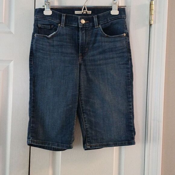 Levi Strauss & Co Vintage jean denim classic bermuda shorts Sz 25 NWOT - Picture 1 of 6